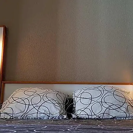 Hotel Eco Logis - L'Impiade מלון 2*