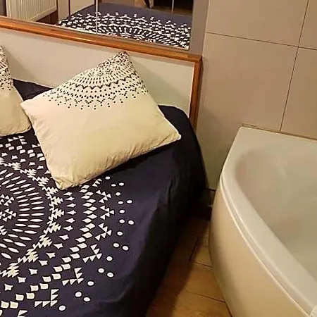 Hotel Eco Logis - L'Impiade מלון
