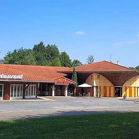 מלון Hotel Eco Logis - L'Impiade Séméac