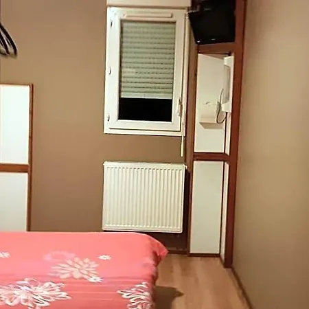 Hotel Eco Logis - L'Impiade 2* Séméac