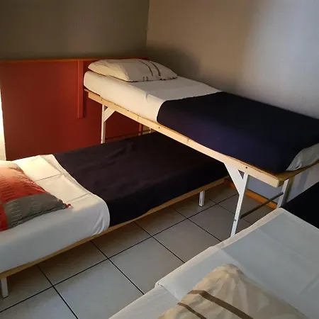 מלון Hotel Eco Logis - L'Impiade